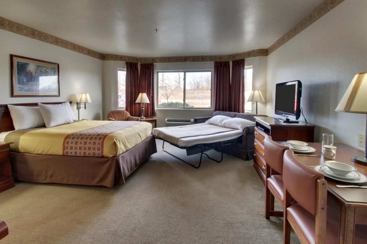 All Towne Suites St. Robert Buitenkant foto
