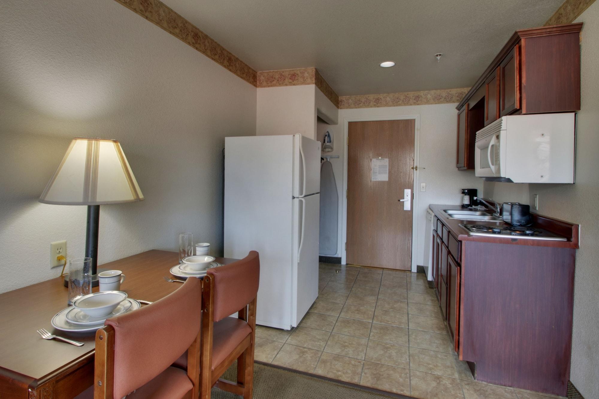 All Towne Suites St. Robert Buitenkant foto