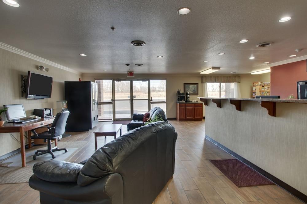 All Towne Suites St. Robert Buitenkant foto