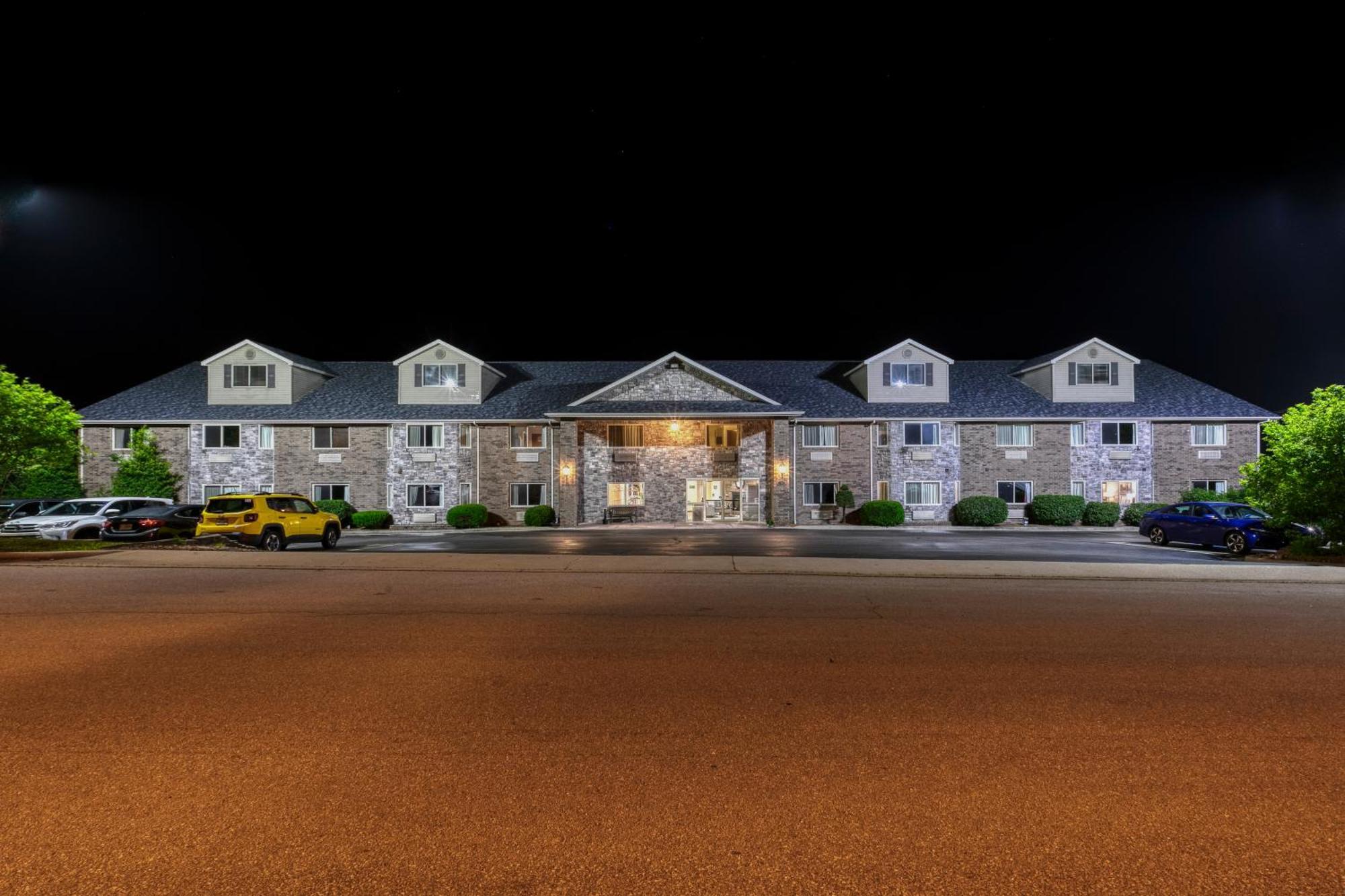 All Towne Suites St. Robert Buitenkant foto