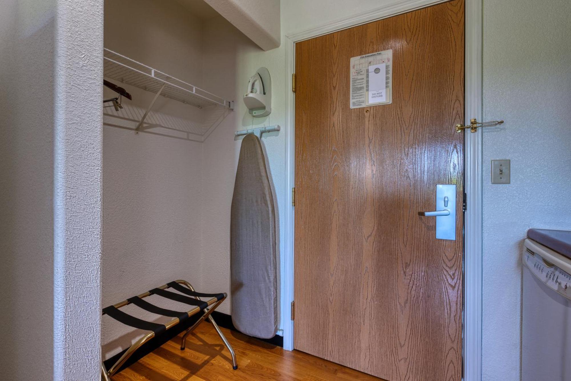 All Towne Suites St. Robert Buitenkant foto