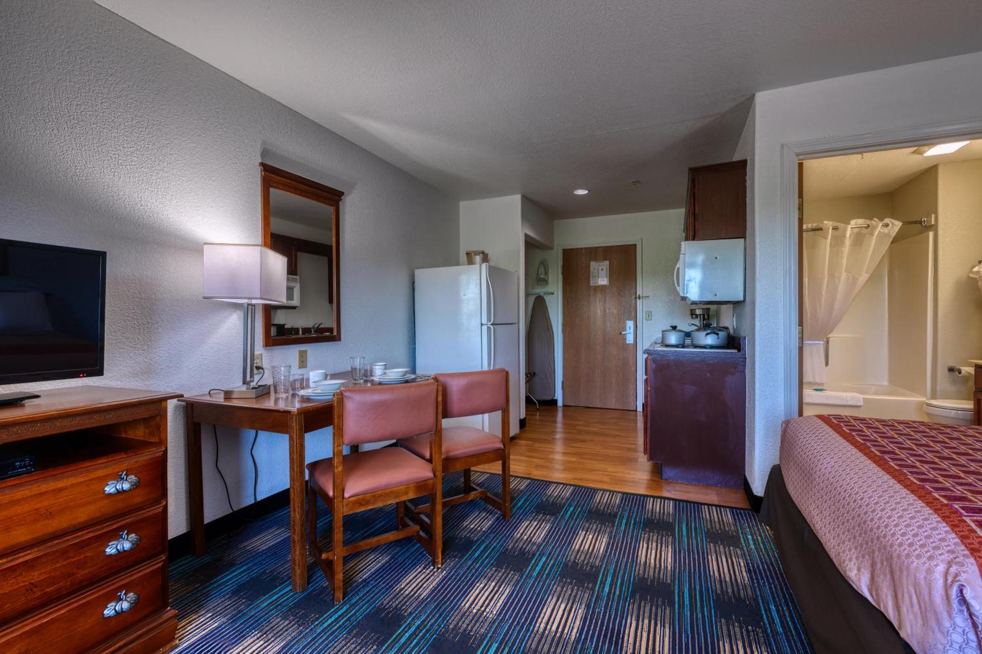 All Towne Suites St. Robert Buitenkant foto