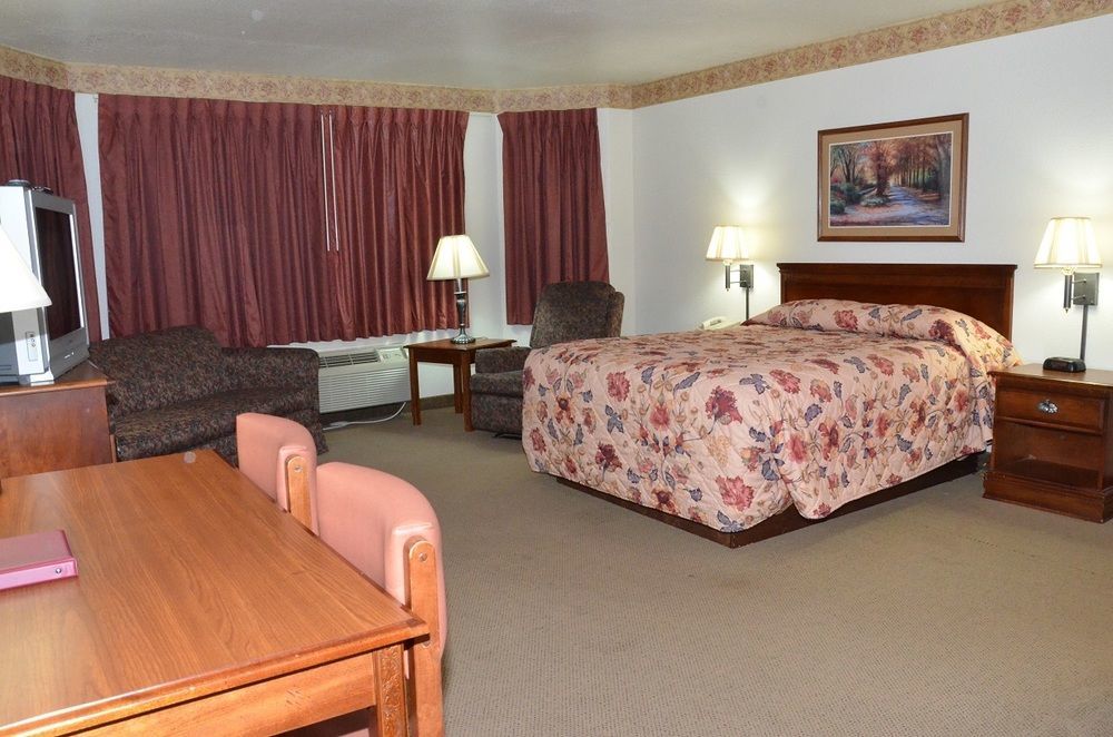 All Towne Suites St. Robert Buitenkant foto